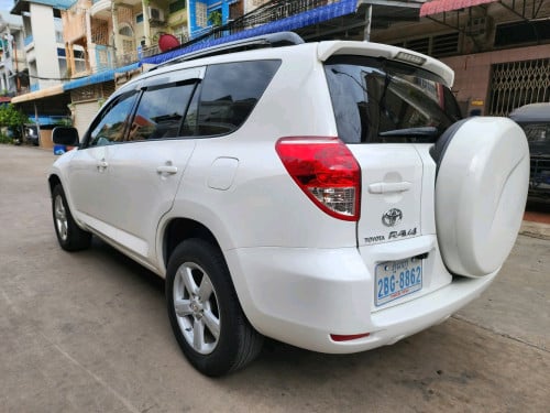 លក់RAV4 ឆ្នាំ06ប៉ុង១.រំលោះសុទ្ធរឺវ៉ៃដូរបាន.គ្រប់សារីនឹងខេត្ត