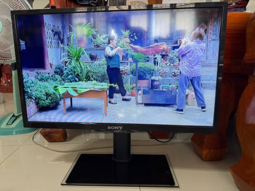 ទូរទស្សន៍ SONY 32អីងស្មាតធីហ្វ្រីប៉ុស្ត៍ខ្មែរកីឡាពត័មាន