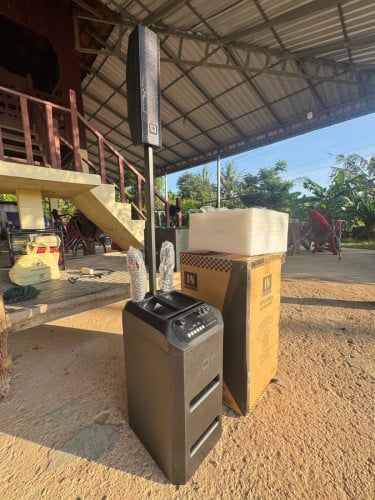 លក់ Speaker IN CS840Pro 99% ស្អាតដូចថ្មី មានប្រអប់ តម្លៃថ្នី299$ លក់ត្រឹមតែ 240$
