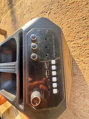 លក់ Speaker IN CS840Pro 99% ស្អាតដូចថ្មី មានប្រអប់ តម្លៃថ្នី299$ លក់ត្រឹមតែ 240$