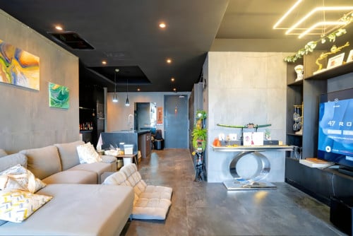 ๐
๐จ๐ซ ๐๐๐ง๐ญ: Stunning 2-Bed Apartment โ The Penthouse Residence, Tunle Bassac