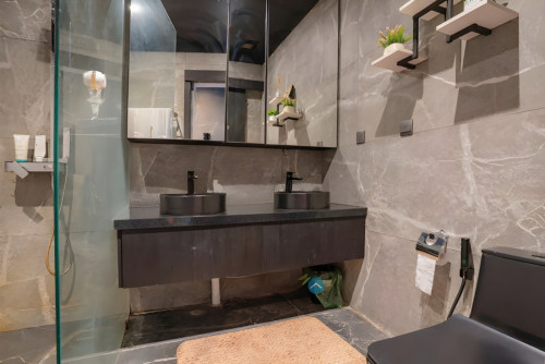 ๐
๐จ๐ซ ๐๐๐ง๐ญ: Stunning 2-Bed Apartment โ The Penthouse Residence, Tunle Bassac