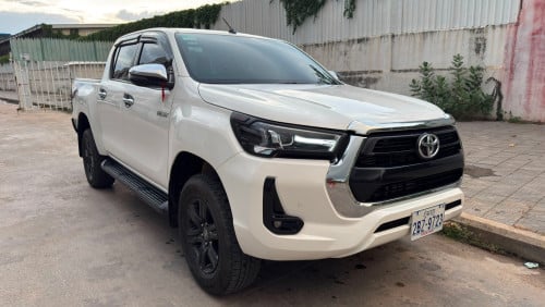 មហាថ្មី Toyota Hilux Revo V-edition 024 ហ្សុីន១ជុំ