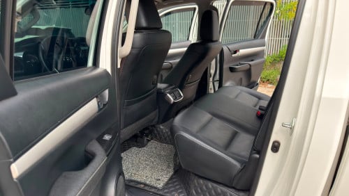មហាថ្មី Toyota Hilux Revo V-edition 024 ហ្សុីន១ជុំ