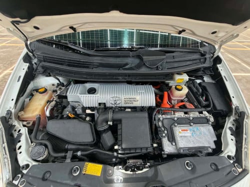 ឡានលក់ Toyota Prius 2011 option 5 full advance