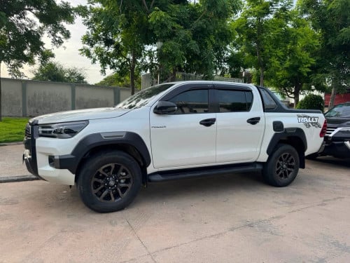 លក់ឡានToyota revo rally 2022 ទឹកថ្នាំសុីនមួយជុំ