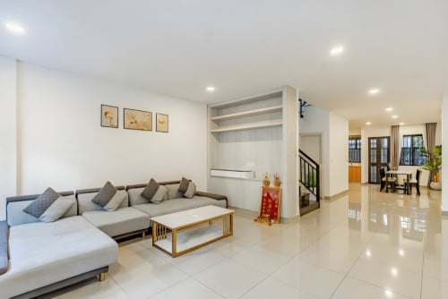 ๐
๐จ๐ซ ๐๐๐ง๐ญ: Twin Villa For Rent- Chip Mong 598