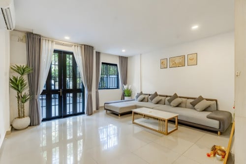 ๐
๐จ๐ซ ๐๐๐ง๐ญ: Twin Villa For Rent- Chip Mong 598