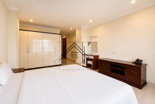 3 Bedrooms Serviced Apartment For Rent in BKK1, Phnom Penh