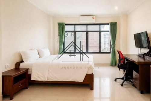 3 Bedrooms Serviced Apartment For Rent in BKK1, Phnom Penh