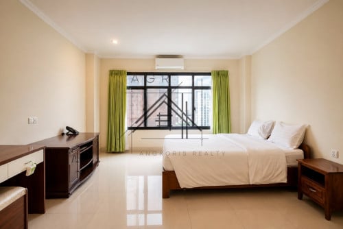 3 Bedrooms Serviced Apartment For Rent in BKK1, Phnom Penh