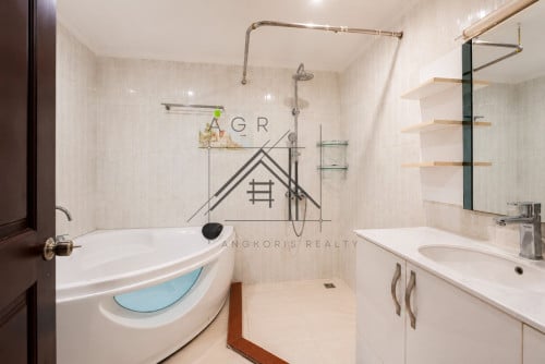 3 Bedrooms Serviced Apartment For Rent in BKK1, Phnom Penh