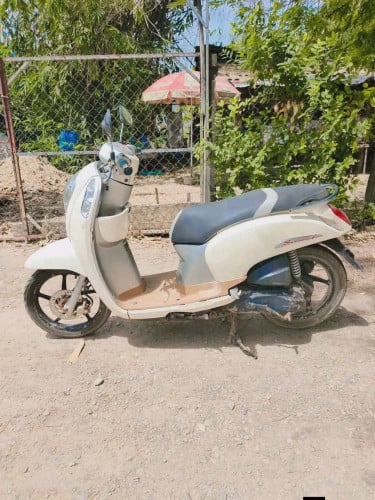 370$