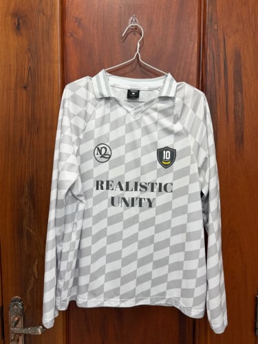 4 អាវ 10$ size L and XL
