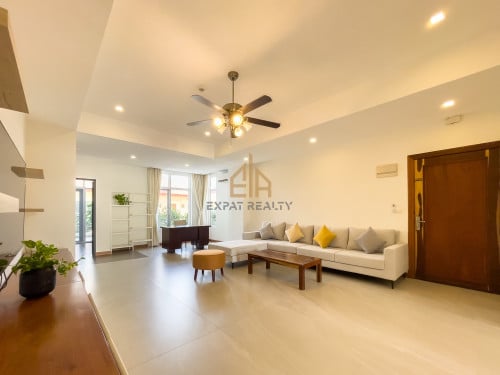 4 Bedroom Services Apartment for rent- Tonle Basac -Phnom Penh.