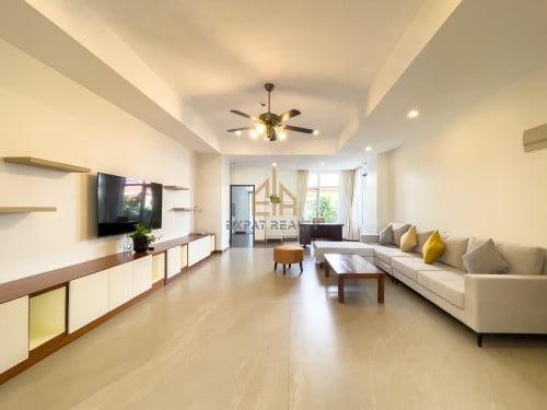 4 Bedroom Services Apartment for rent- Tonle Basac -Phnom Penh.
