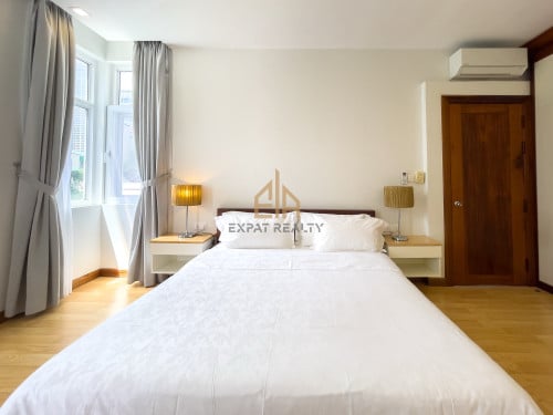 4 Bedroom Services Apartment for rent- Tonle Basac -Phnom Penh.