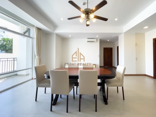 4 Bedroom Services Apartment for rent- Tonle Basac -Phnom Penh.