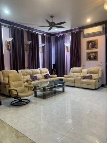 7 Bedroom Villa for Rent in North Bridge