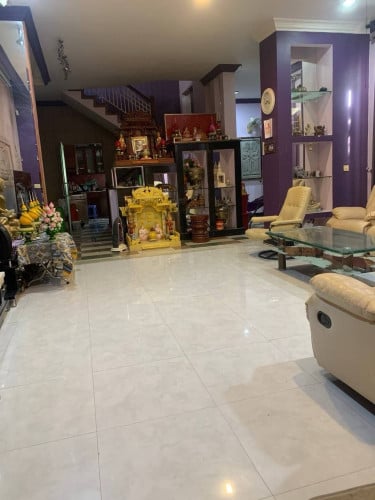 7 Bedroom Villa for Rent in North Bridge