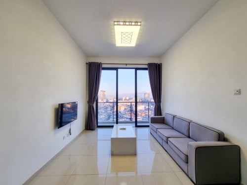 7 Makara | 1BR Condo Near Olympia Mall | Pool & Gym