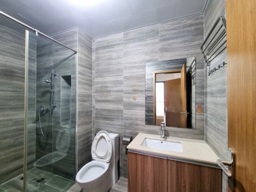 7 Makara | 1BR Condo Near Olympia Mall | Pool & Gym