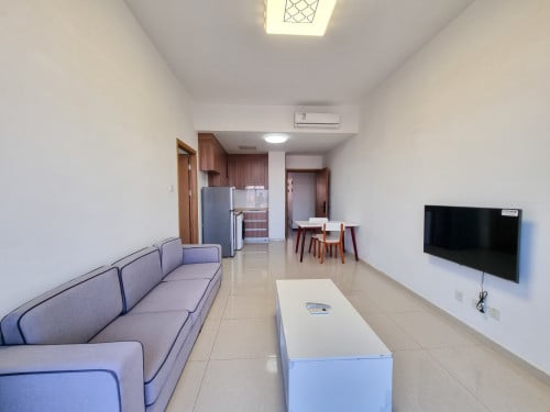 7 Makara | 1BR Condo Near Olympia Mall | Pool & Gym