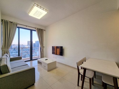 7 Makara | Modern 2Bedroom Condo | Pool, Gym & Security