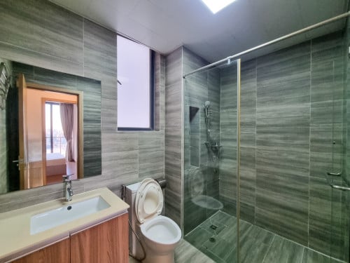 7 Makara | Modern 2Bedroom Condo | Pool, Gym & Security