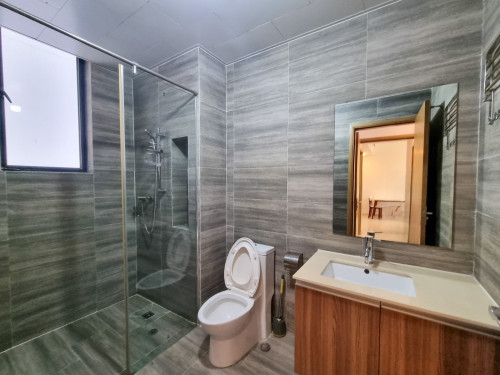 7 Makara | Modern 2Bedroom Condo | Pool, Gym & Security