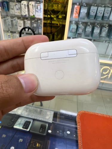 AirPod Pro 2 lightning