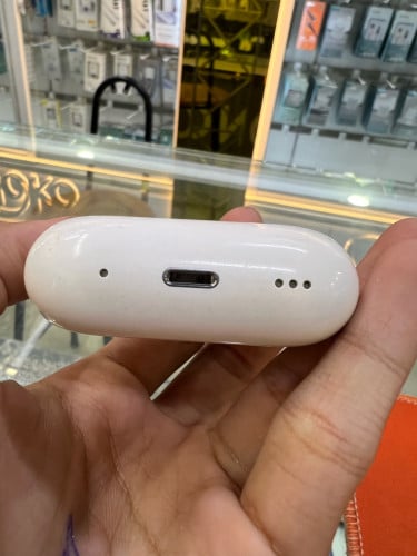 AirPod Pro 2 lightning