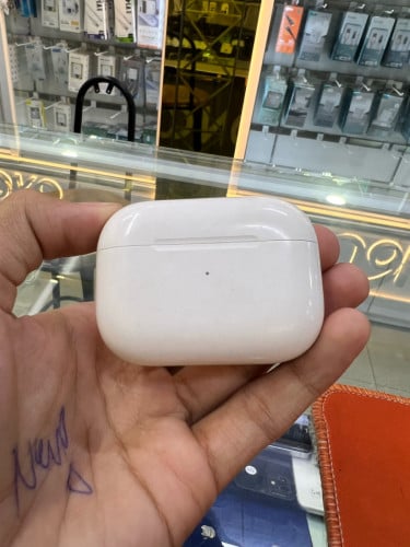 AirPod Pro 2 lightning