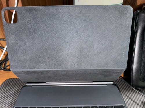 Apple Magic Keyboard 12.9inch 99% come with Box