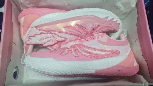 AR3 Sports Shoes - Many Sizes & Colours Available