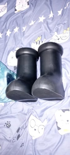Astro boy black rain boots size 41-42