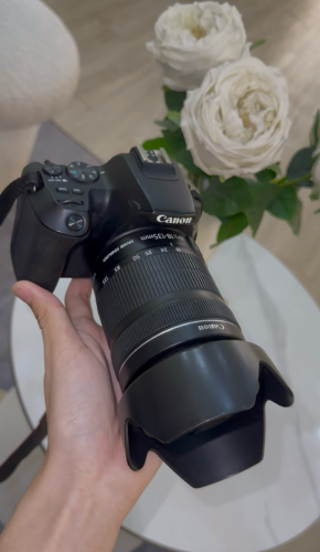 Camera Canon250D