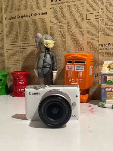 Canon M10