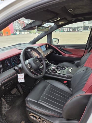 car for sale GAC GN8 2025 full options (THG)