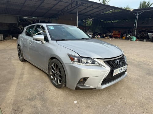 CT 200h 2012 For Rent /出租