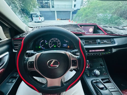 CT 200h 2013 For Rent /出租