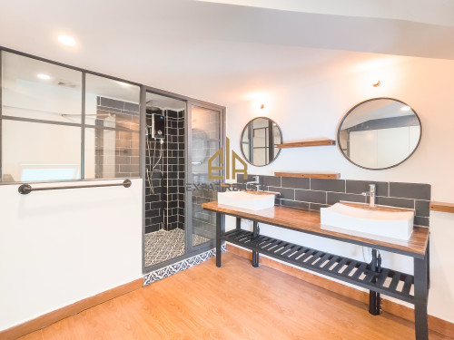 Duplex 2 Bedroom Renovated Apartment for rent in Chakto Mukh-Phnom Penh.