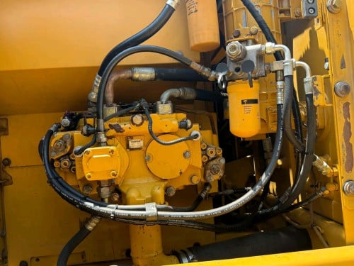 EXCAVATOR CAT320C
