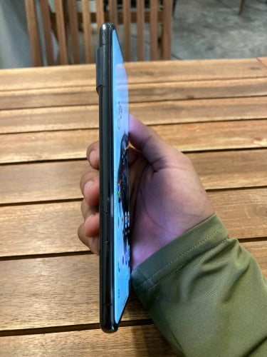 Google pixel 7 pro នៅស្អាតប្រជ្រុយអេក្រង់តូចមួយ និង បញ្ហា Mic