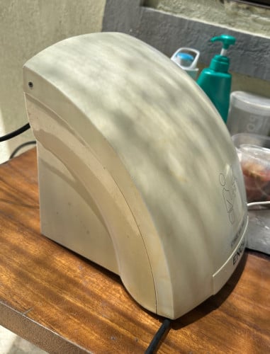 Hand dryer