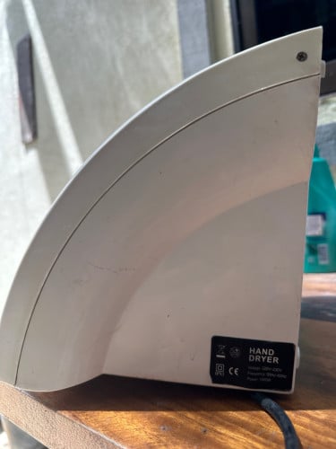Hand dryer