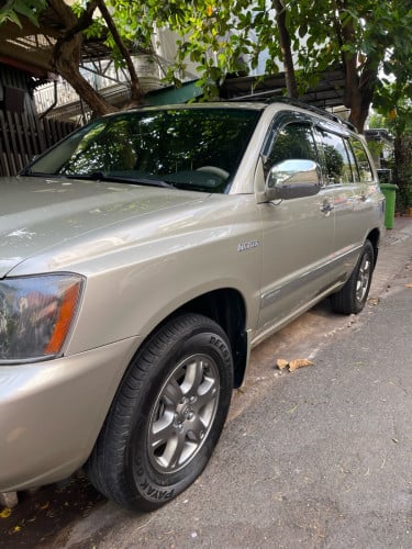 Highlander 02 limited full option ម្ចាស់ដេីមថ្មីណាស់អត់បុក អត់ច្រេះ ថ្នាំស្រីនមួយជុំ