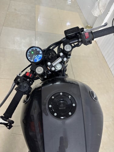 Honda CB400cc ប្រើFi ឆ្នាំ2010 ប្រើសោរធំ សុីសាំងតិច ដៃជើងនៅស្អាត អត់សូវជិះលេងសំបកមុខក្រោយស្អិត