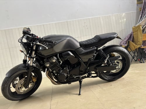 Honda CB400cc ប្រើFi ឆ្នាំ2010 ប្រើសោរធំ សុីសាំងតិច ដៃជើងនៅស្អាត អត់សូវជិះលេងសំបកមុខក្រោយស្អិត