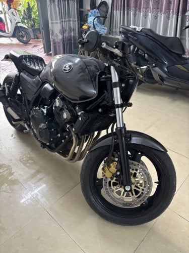 Honda CB400cc ប្រើFi ឆ្នាំ2010 ប្រើសោរធំ សុីសាំងតិច ដៃជើងនៅស្អាត អត់សូវជិះលេងសំបកមុខក្រោយស្អិត
